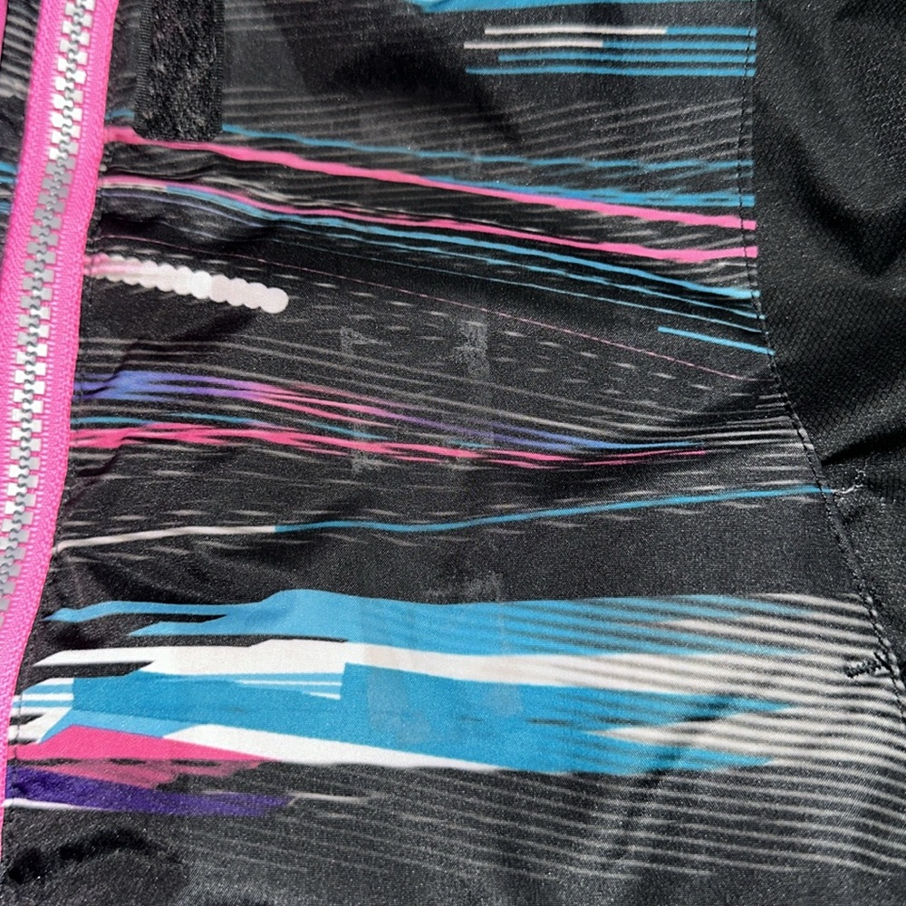 ZEROXPOSUR: GIRLS BLACK/MULTICOLOR STRIPE  PUFFER COAT. Size 10-12 Medium. - Picture 9 of 14